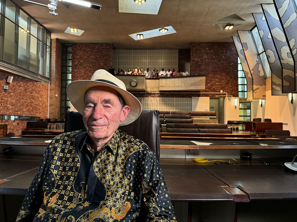 Albie with main court chamber in background. ConCourt.